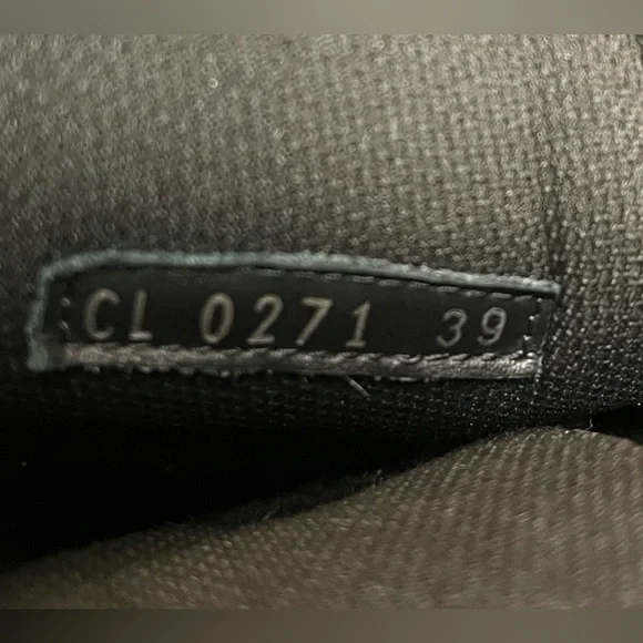 LOUIS VUITTON boots - Picture 5 of 10